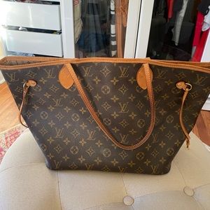 Beautiful condition Never Full Louis Vuitton from 2012.